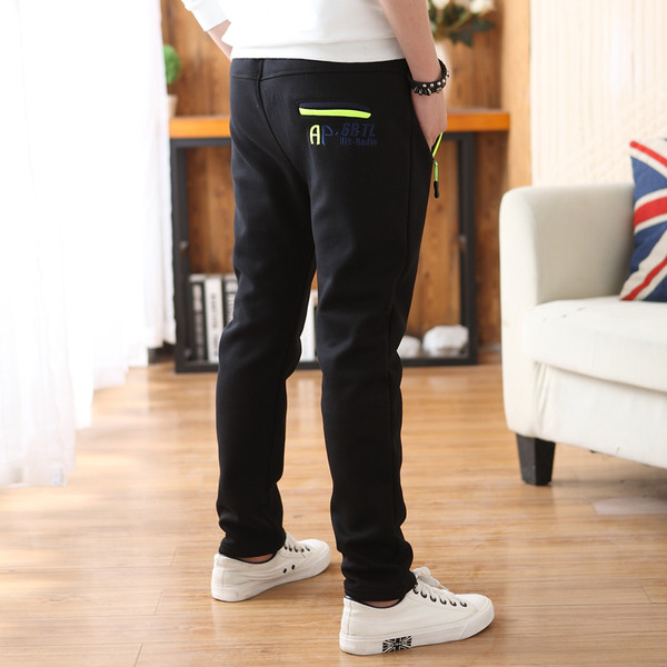 Детски спортен панталон в тъмни и светли цветове