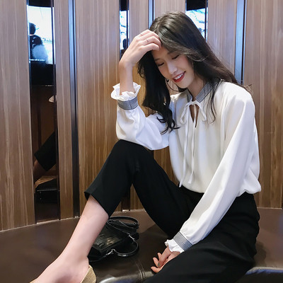 Дамска риза с връзки в два цвята