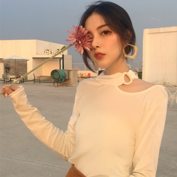 Bluză de damă din catifea cu cataramă în trei culori