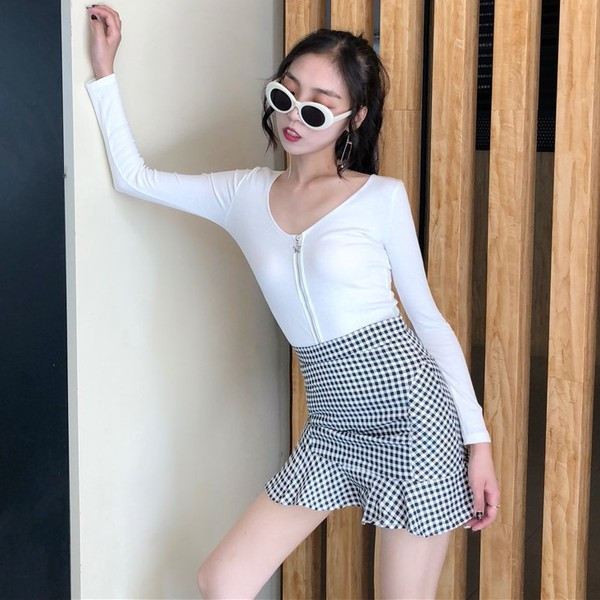 Bluza de dama cu fermoar alb si negru