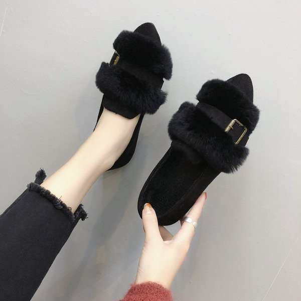 Актуален модел дамски мокасини с пух и метална катарама в три цвята