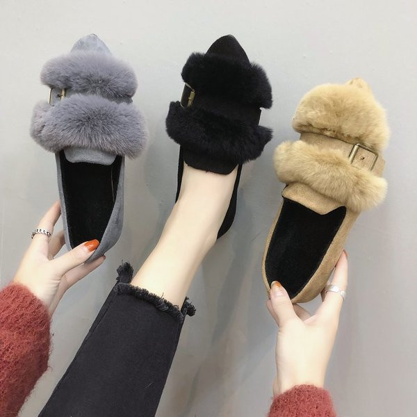 Актуален модел дамски мокасини с пух и метална катарама в три цвята