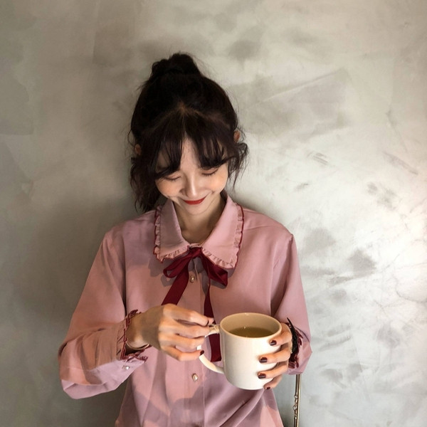 Cămașă elegantă de damă cu panglică