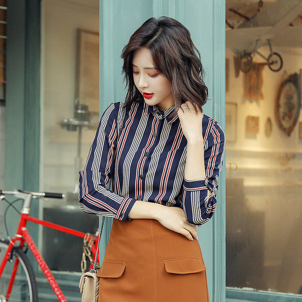 Cămașă de toamnă de damă elegantă cu nasturi