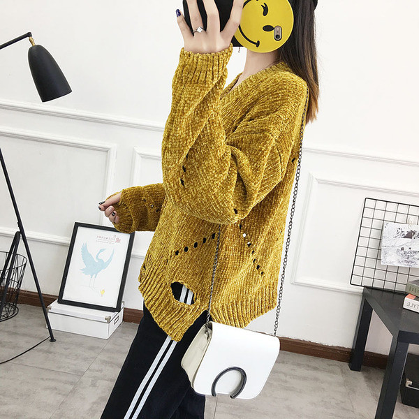 Pulover gros de dama modern cu decolteu in V in mai multe culori