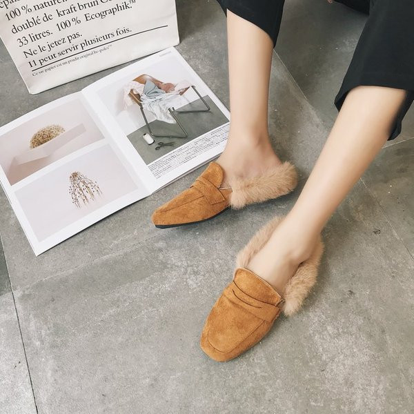 Model actual de mocasini de dama din piele intoarsa in doua culori