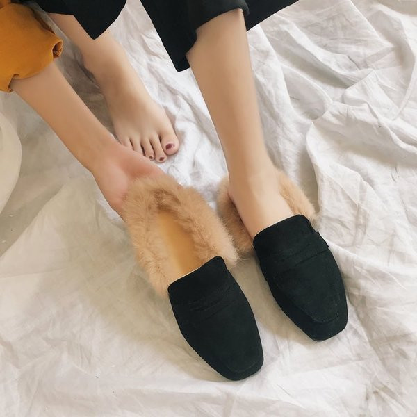 Model actual de mocasini de dama din piele intoarsa in doua culori