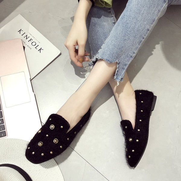 Актуален модел дамски мокасини с метални елементи в два цвята