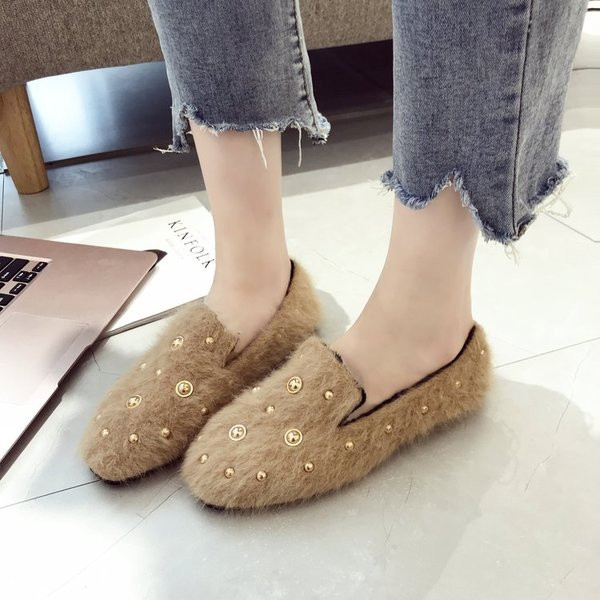 Актуален модел дамски мокасини с метални елементи в два цвята