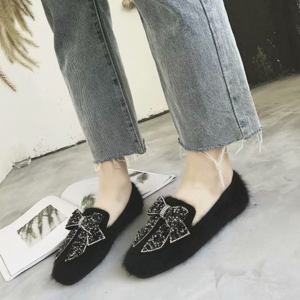 Актуални дамски мокасини с панделка и декоративни камъни в три цвята