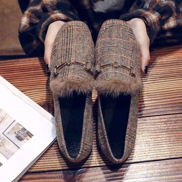 Mocasini moderni de dama cu puf si decor metalic in doua culori