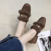 Стилни дамски мокасини с метална декорация и пух в два цвята