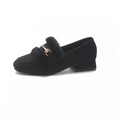 Стилни дамски мокасини с метална декорация и пух в два цвята