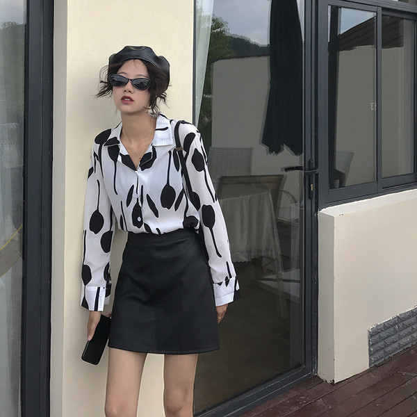 Модерна дамска риза с флорални мотиви