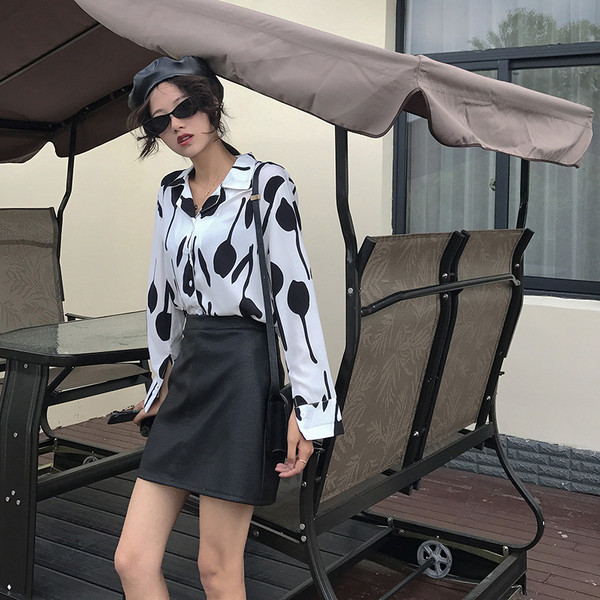 Модерна дамска риза с флорални мотиви