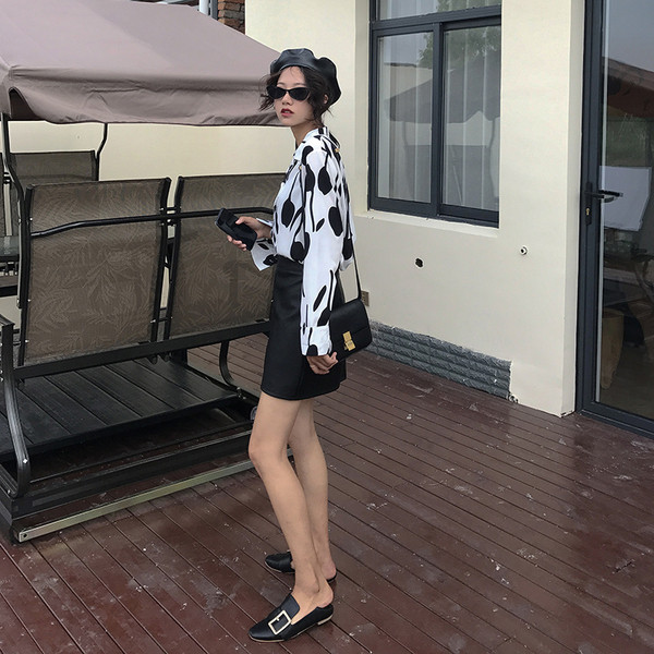 Модерна дамска риза с флорални мотиви