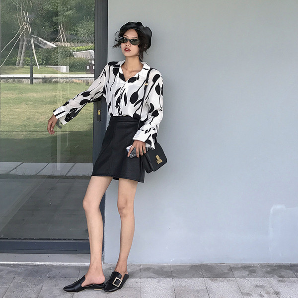 Модерна дамска риза с флорални мотиви