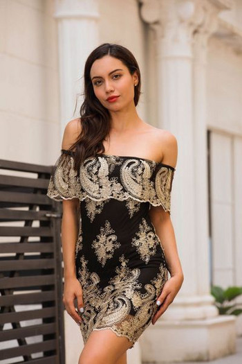 Елегантна дамска рокля в два цвята с бродерия