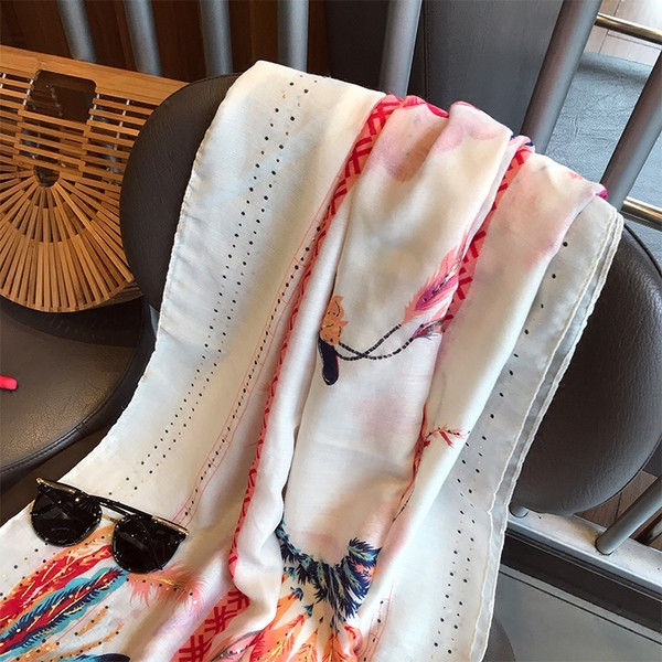 Ежедневен дамски шал в бял цвят-три модела