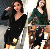 Rochie din catifea cu decolteu in V in doua culori