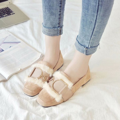 Модерни дамски мокасини с метална декорация в два цвята