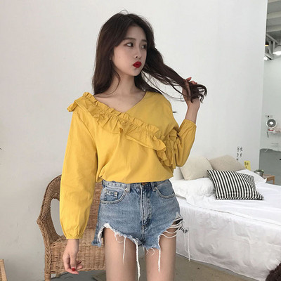 Стилна дамска блуза с волан в бял и жълт цвят