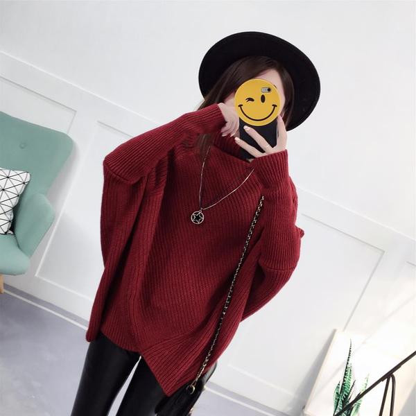 NOU Pulover de dama modern model asimetric in doua culori