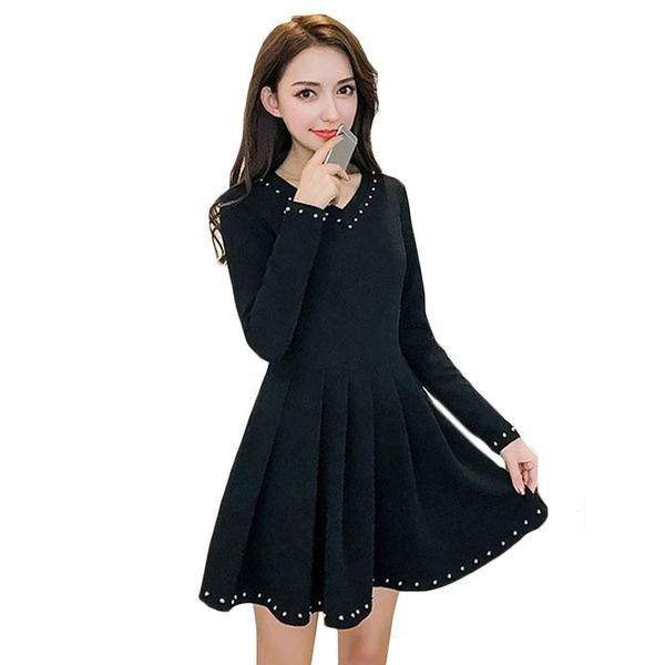 Дамска черна рокля с интересен гръб