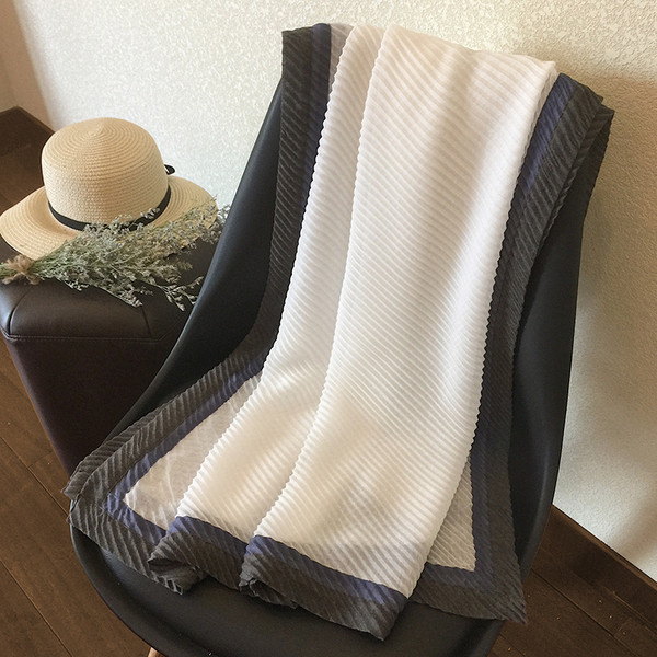 Eșarfă de damă modernă în mai multe culori