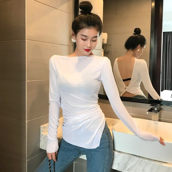 Bluză de damă cu spatele deschis în alb și negru