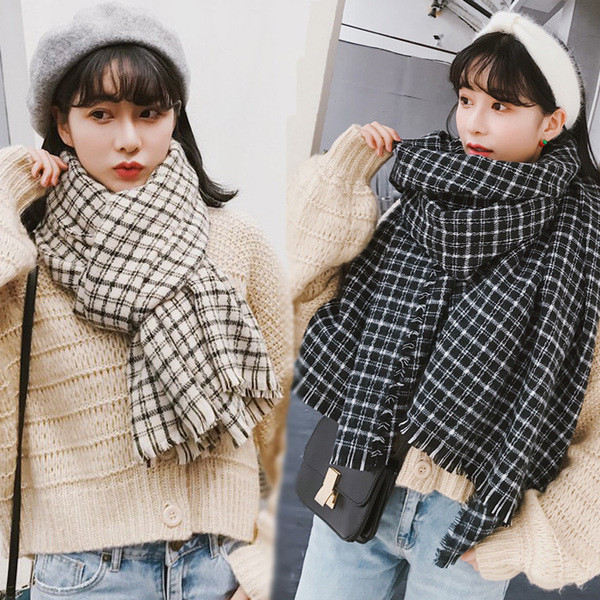 Eșarfă de iarnă de damă modernă în alb-negru