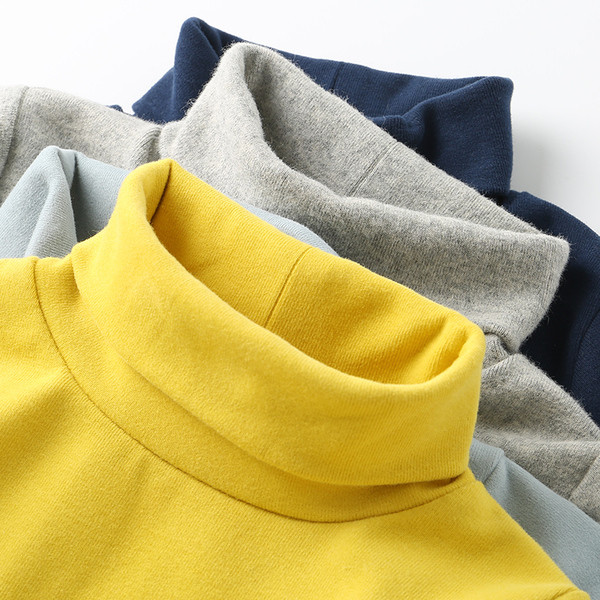 Детска блуза в няколко цвята с висока О-образна яка и бродерия