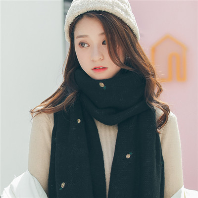 Μοντέρνο γυναικείο κασκόλ σε διάφορα χρώματα