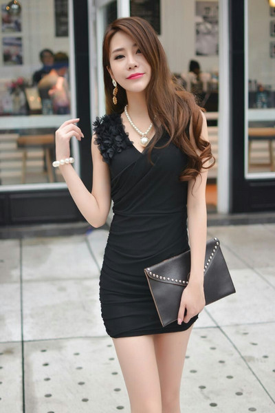 Γυναικείο κομψό φόρεμα σε διάφορα χρώματα με 3D στοιχείο - δύο μοντέλα