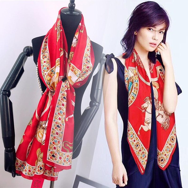 Eșarfă elegantă de mătase de damă în patru culori