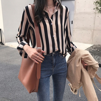 Cămașă de damă cu dungi în trei culori