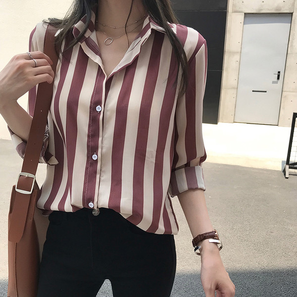 Cămașă de damă cu dungi în trei culori