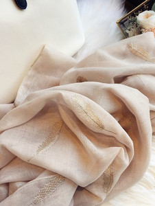 Модерен дамски шал с апликация в няколко цвята