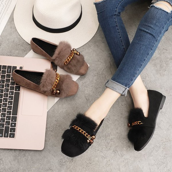 Női velúr mokaszinok jelenlegi modellje fém elemekkel és pehely két színben