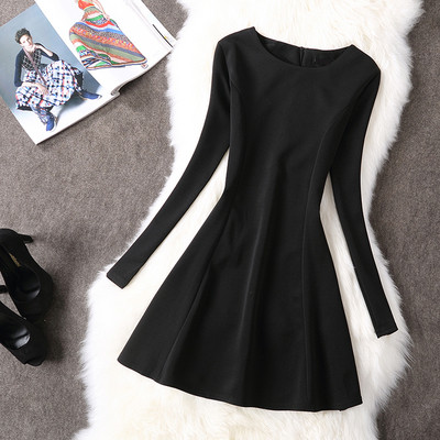 Rochie modernă de damă în roșu și negru