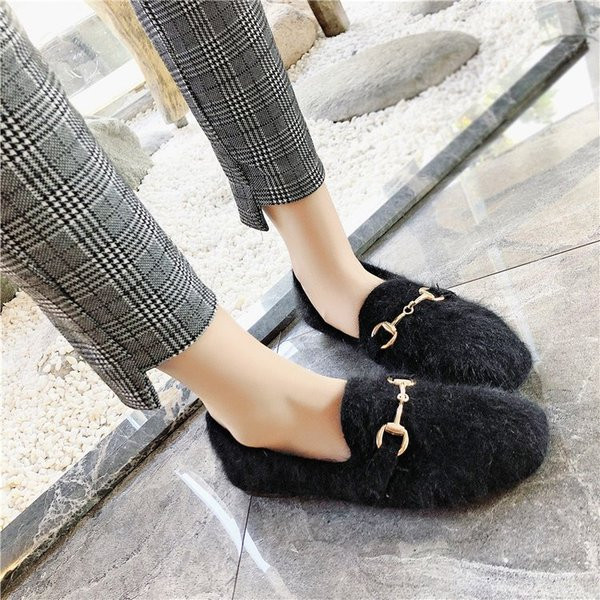 Актуален модел дамски мокасини с метален елемент в три цвята