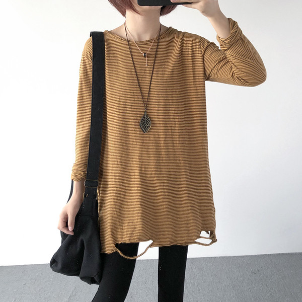 Γυναικεία μπλούζα  με σκισμένα σχέδια σε διάφορα χρώματα