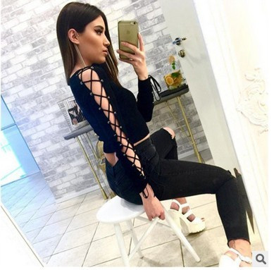 Μοντέρνα γυναικεία μπλούζα σε μαύρο χρώμα