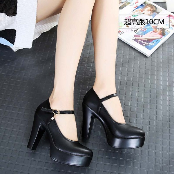 Modern női cipő vastag sarkú