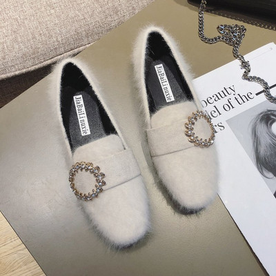 Νέο μοντέλο γυναικεία μοκασίνια  με μεταλλικό στοιχείο σε τρία χρώματα