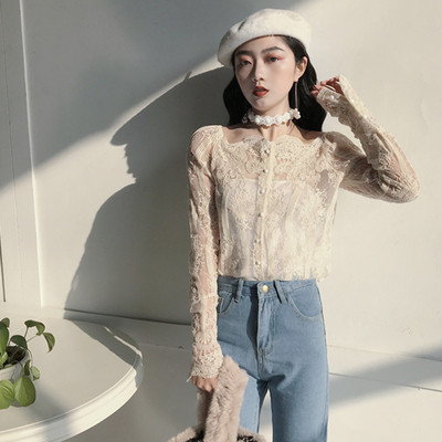 Bluza dama din dantela cu nasturi de culoare deschisa