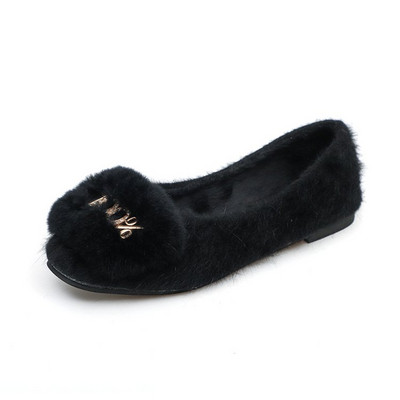 Καθημερινά  μοντέρνα γυναικεία μοκασίνια  με διακόσμηση  και μεταλλικά σε τρία χρώματα