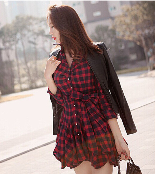 Rochie dama in carouri de culoare negru si rosu