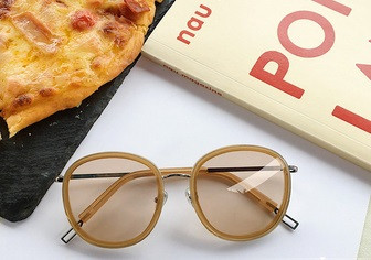 Ochelari de soare de damă transparenți actuali în cinci culori