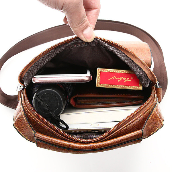 Мъжка ежедневна чанта с външен джоб